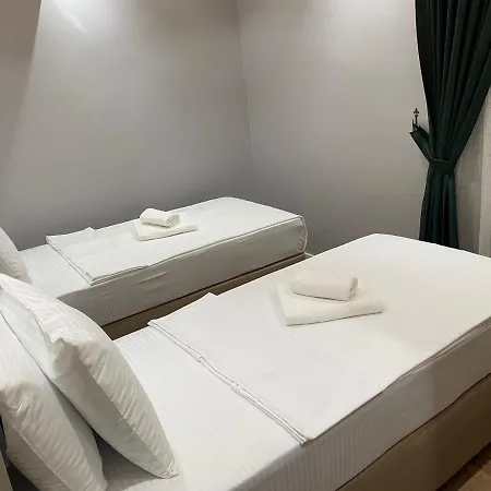 Premium Park アパートホテル 4*
